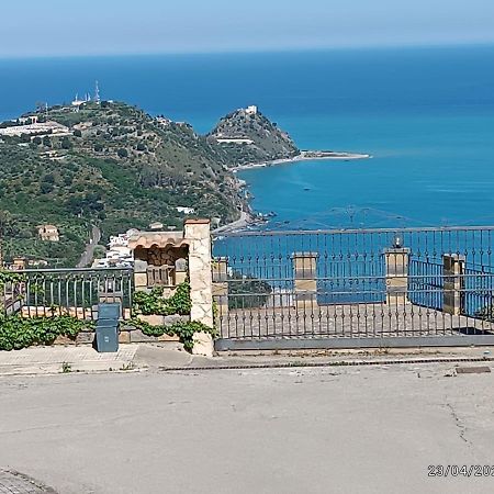 Ferienwohnung Tra Cielo E Mare Capo dʼOrlando Exterior foto